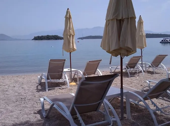 Palmyra Beachfront *